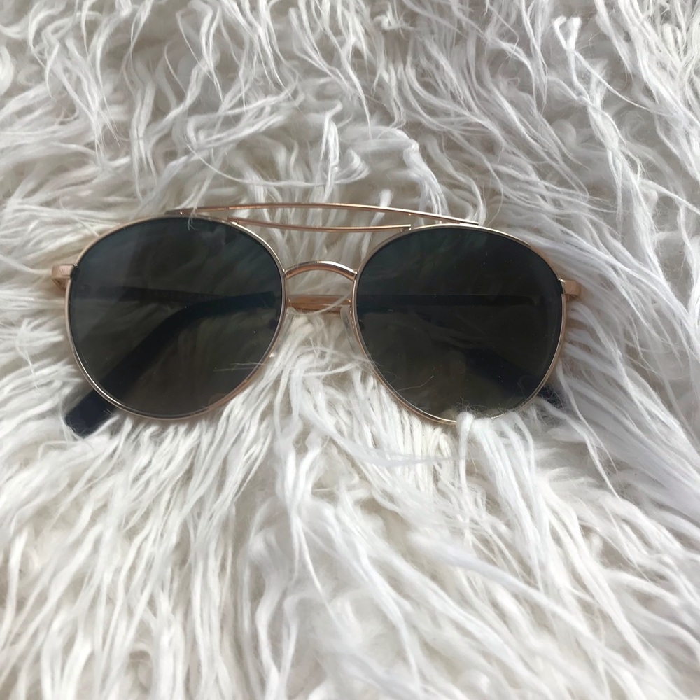 Aviator Style Sunglasses